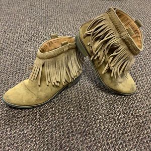 Women’s size 6.5 Fringe Booties